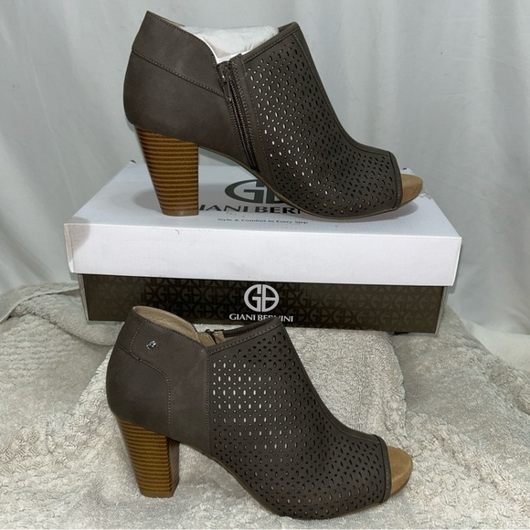 Giani Bernini Brown Heeled Boots‎ with Perforated Design - Picture 1 of 8